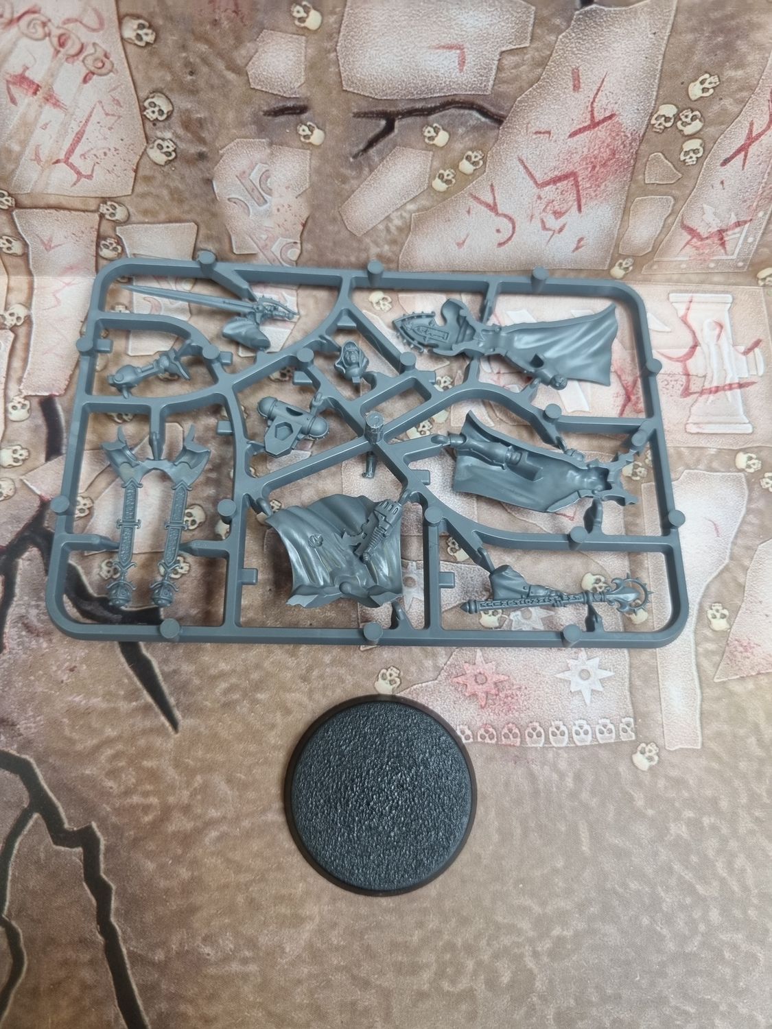 Adepta Sororitas: Canonness (Old Sculpt)