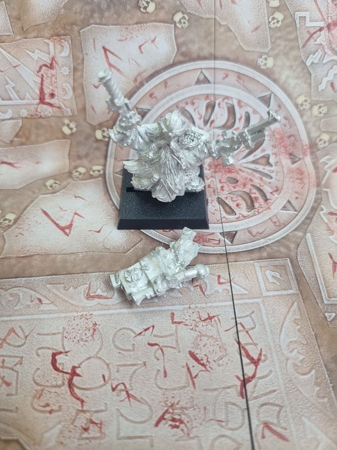 The Old World: Dwarf Engineer 2 (Metal)