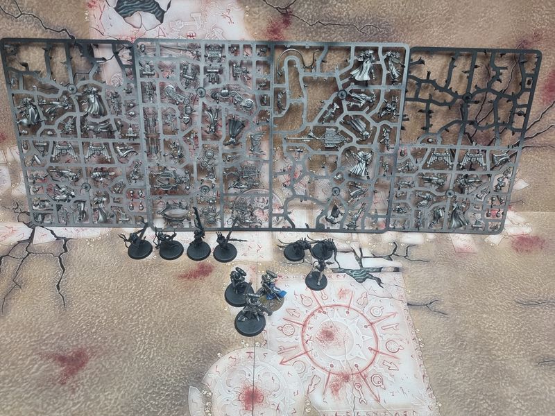 Partially Assembled: Battle Sisters (x10) Repentia (x5) Seraphim (x5) Penitent Engine (x1) Arco-Flaggelant (x3)