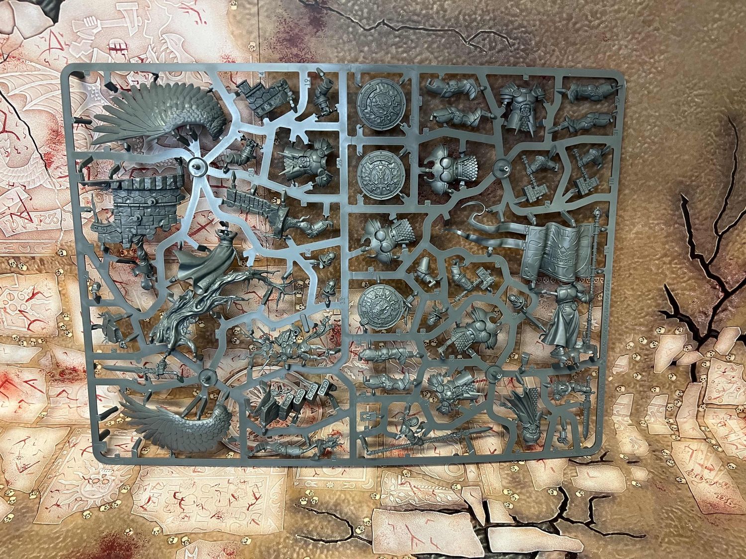 Stormcast Eternals: Yndrasta, Knight Vexillor and Annihlators
