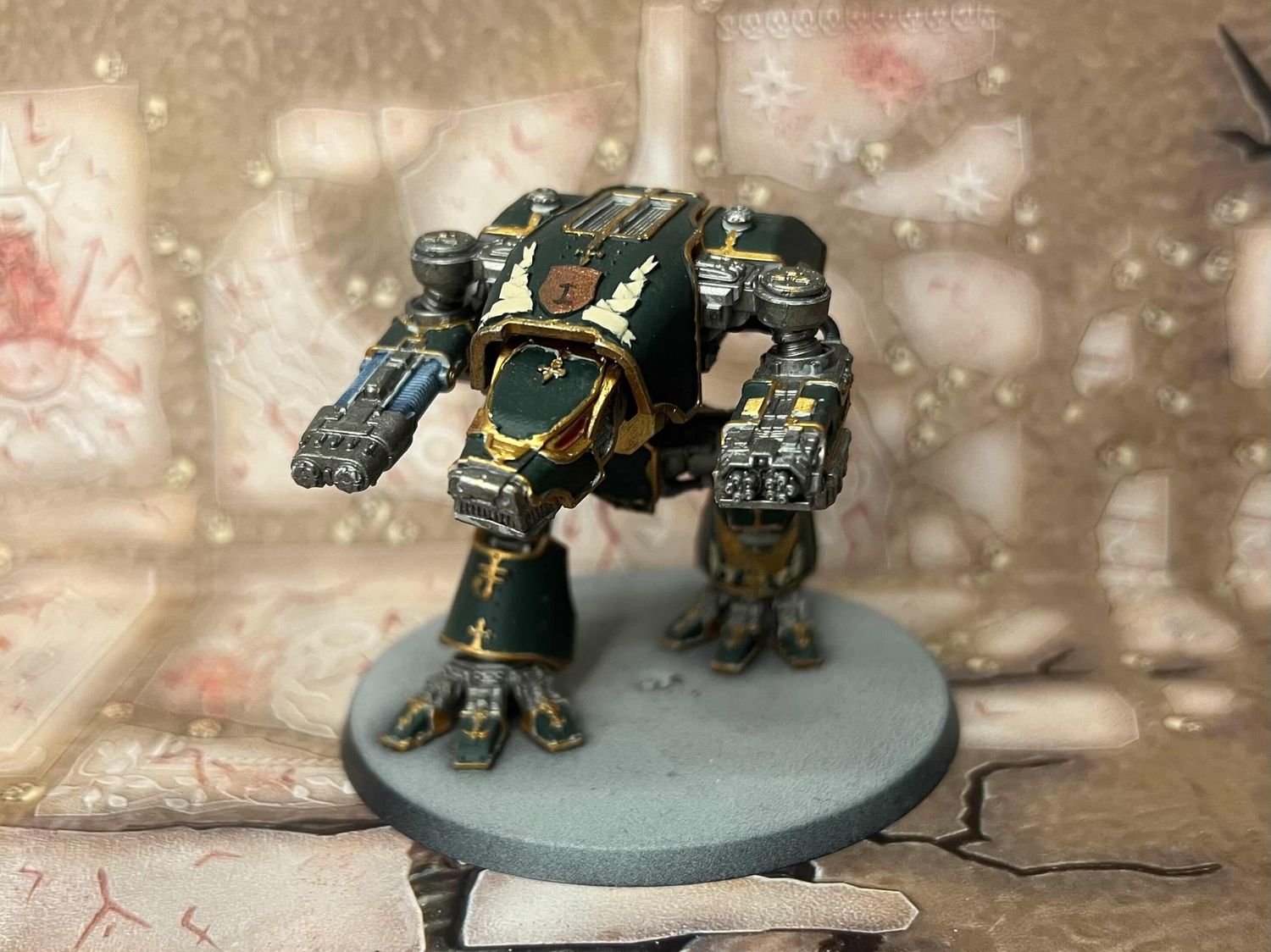 Adeptus Titanicus: Warhound Titan with Plasma Blastgun and Vulcan Mega Bolter