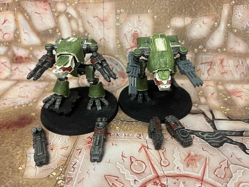 Adeptus Titanicus: Warhound Titans with Magnetised Weapons (x2)