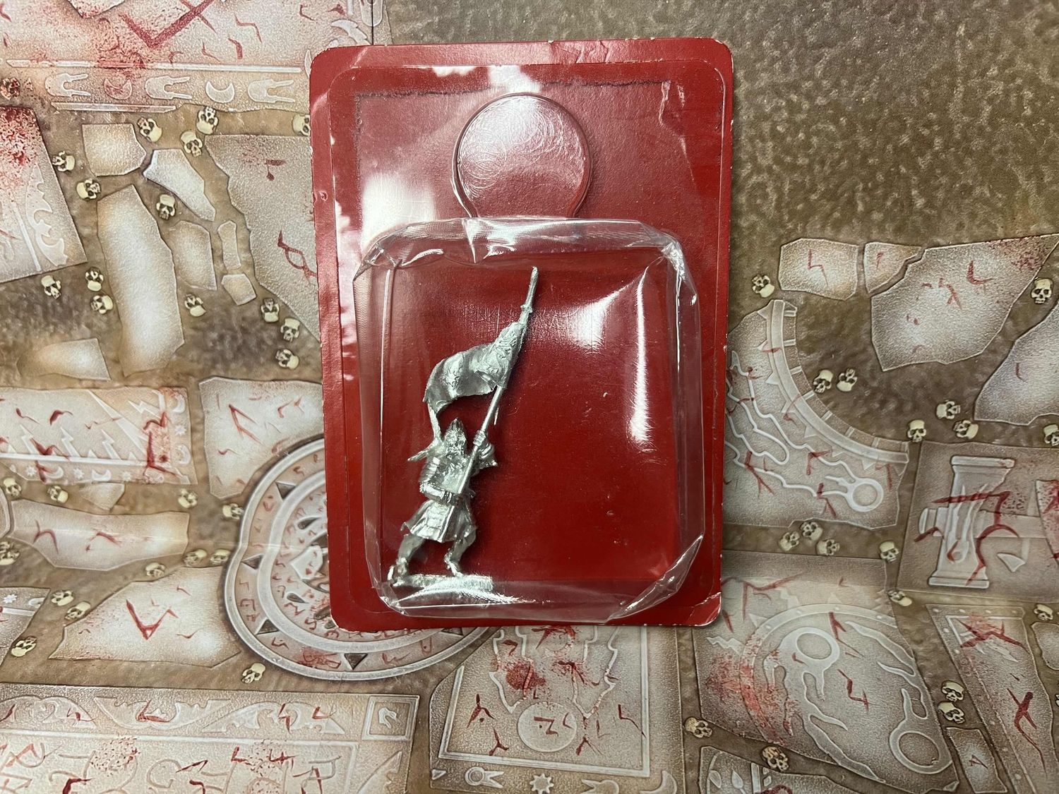 Minas Tirith: Bannerbearer  (Command Set #2 - Metal)