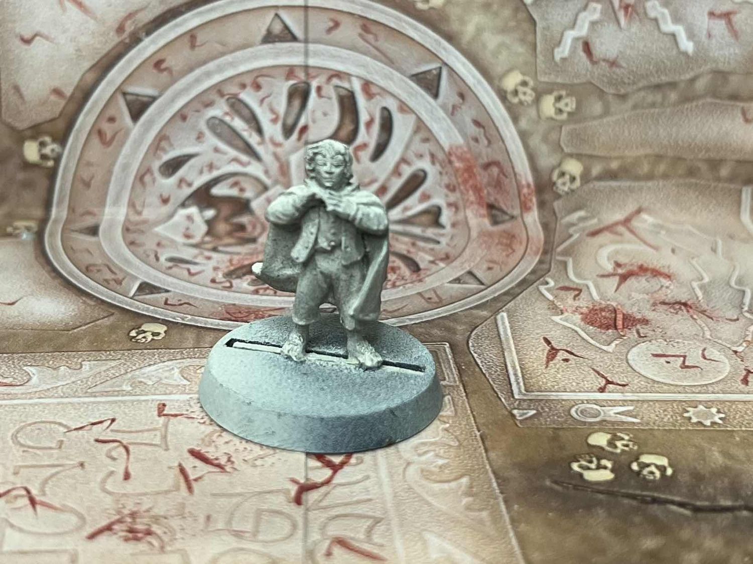 MESBG: Frodo (with One Ring - Metal)