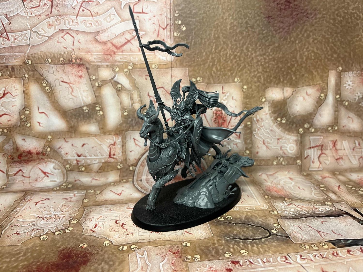 Lumineth Realm Lords - Lyrior Uthralle, Warden of Ymetrica