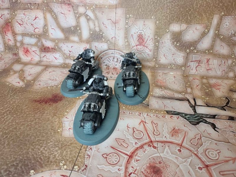 Primaris Outriders (Black Templar Upgrades)