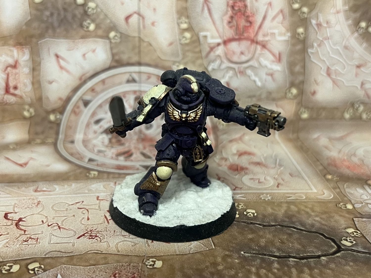 Primaris Lieutenant with Power Sword, Name: Lieutenant (purple)