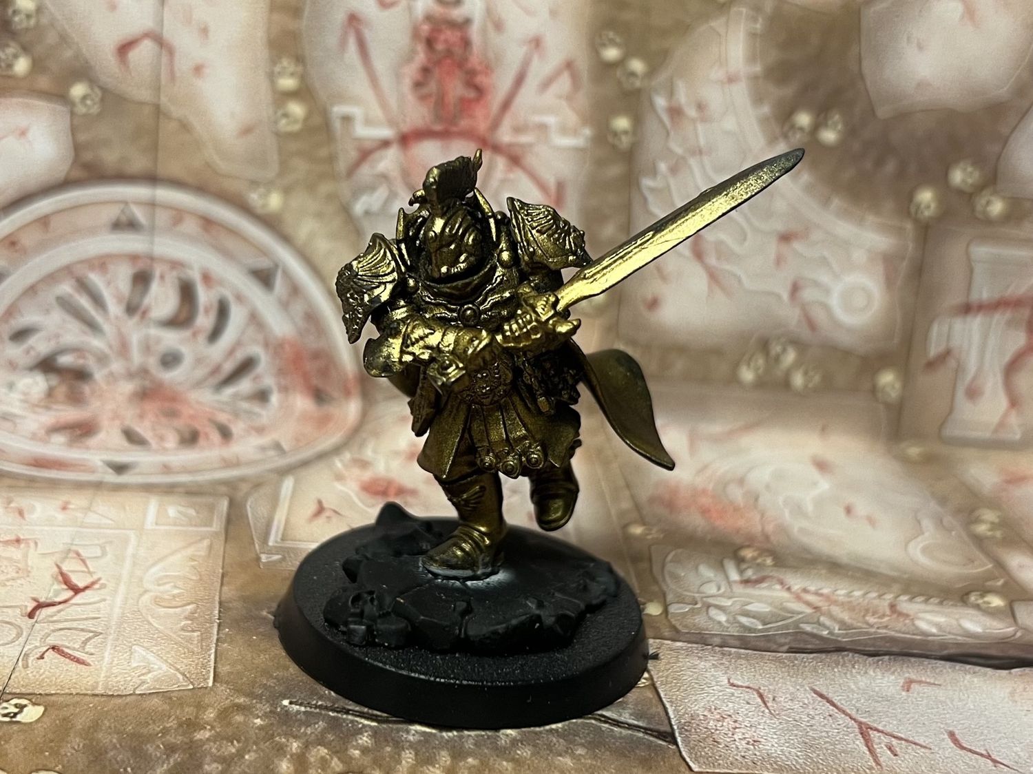 Adeptus Custodes: Blade-Champion, Name: Great Weapon Champion