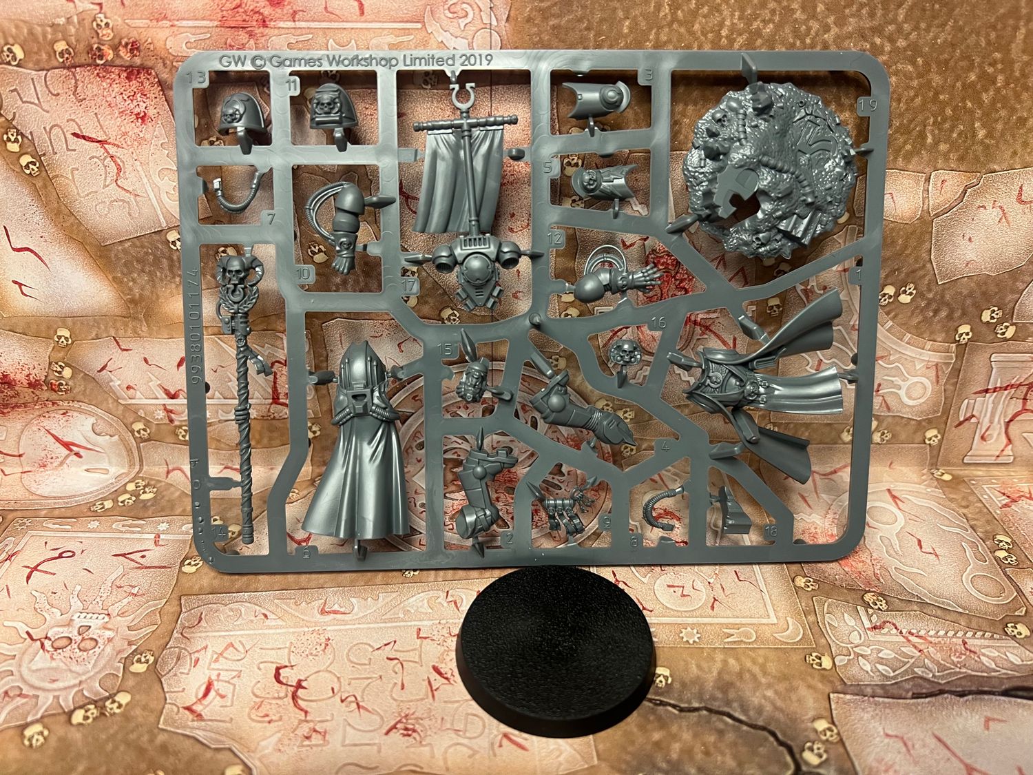 Ultramarines: Primaris Chief Librarian Tigurius, Name: sprue
