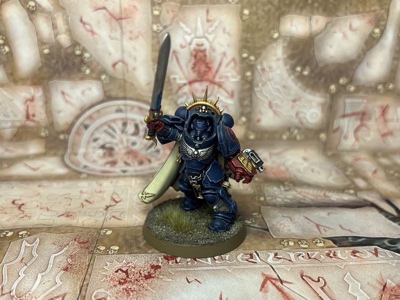 Space Marines: Primaris Captain in Gravis Armour