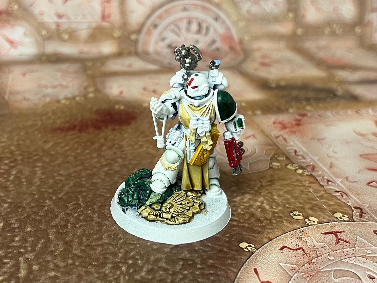 Space Marines: Apothecary, Name: White