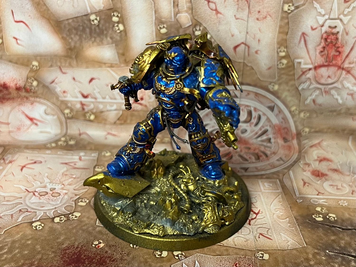 Ultramarines: Roboute Guilliman (broken sword)
