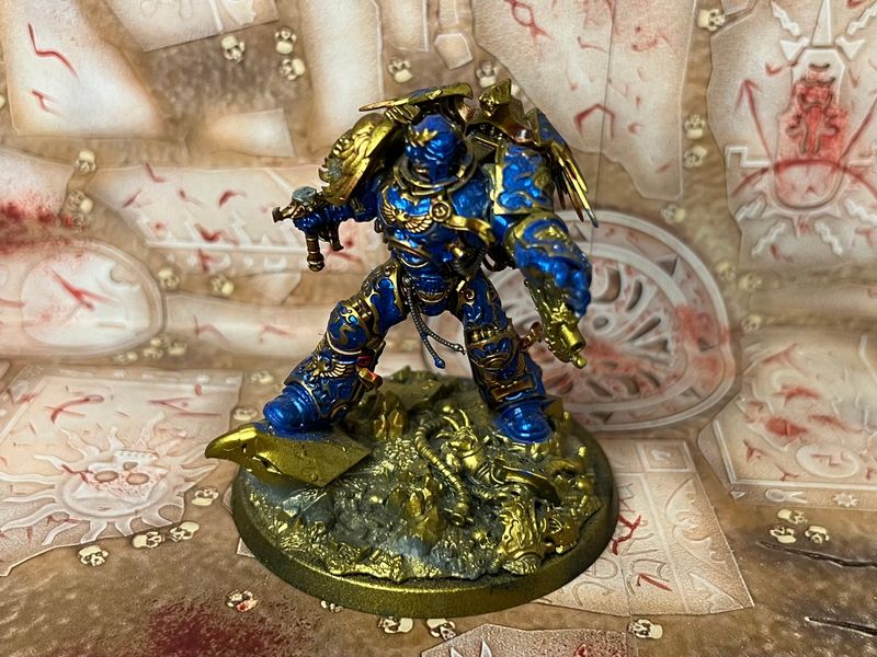 Ultramarines: Roboute Guilliman (broken sword)