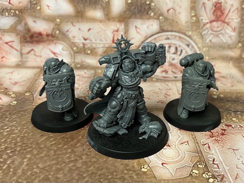 Ultramarines: Marneus Calgar with Victrix Honour Guard (2018)