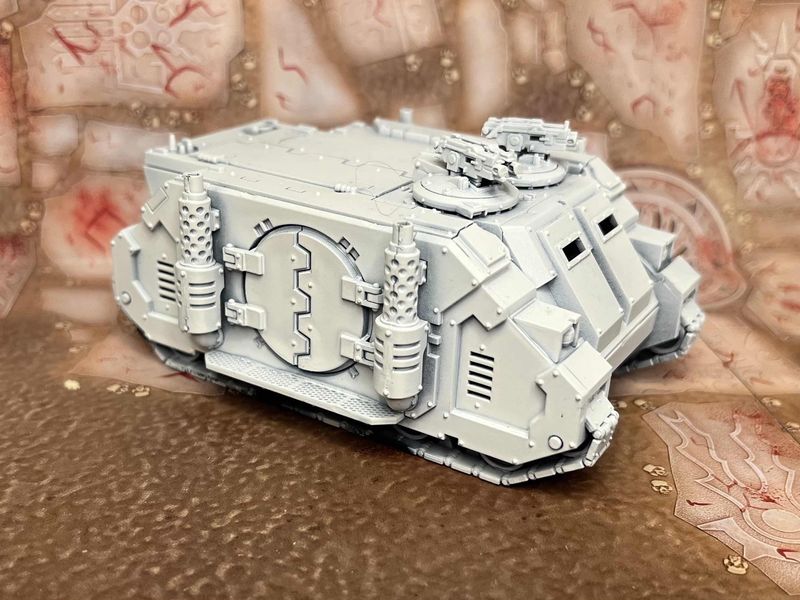 Horus Heresy: Deimos Rhino (primed)