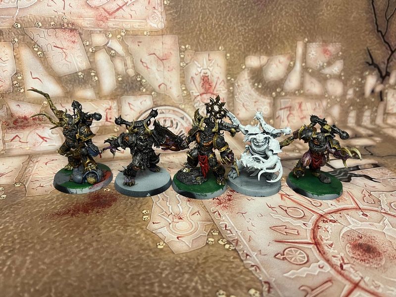 Chaos Space Marines: Possessed (x5)