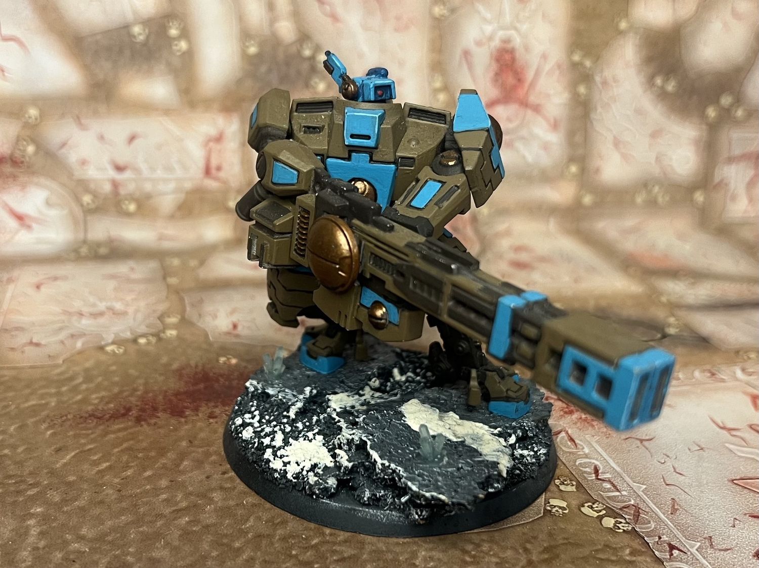 Tau Empire: Broadside XV88 Battlesuit, Name: Broadside w/Heavy Rail Rifle