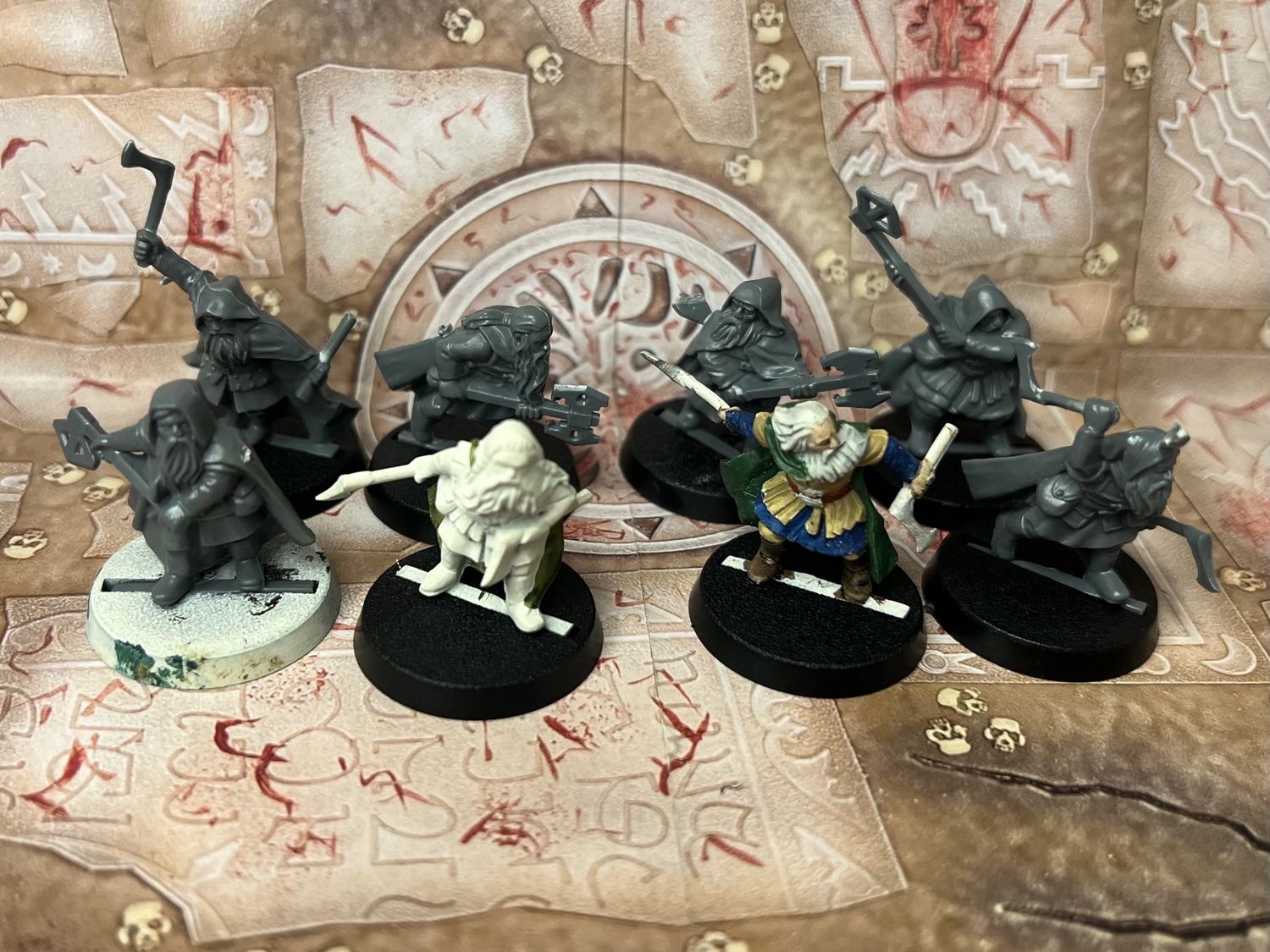 MESBG: Dwarf Rangers (x8 hand weapons, x4 bows)