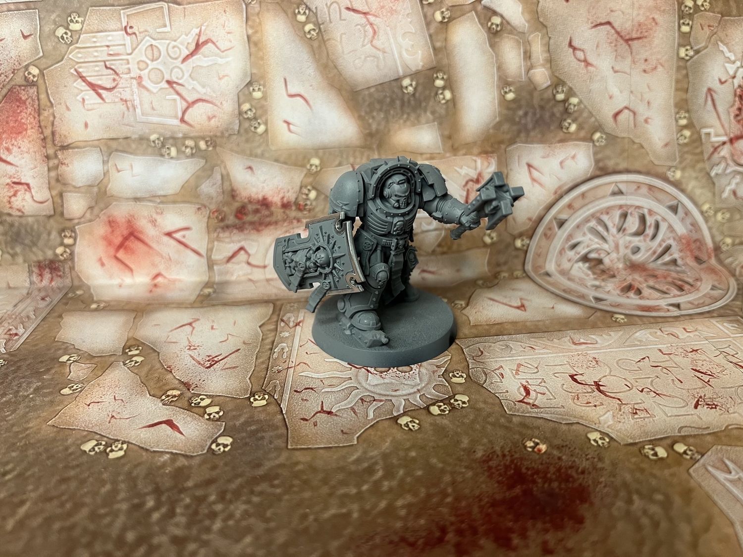 Space Marines: Chaplain in Terminator Armour (With shield)