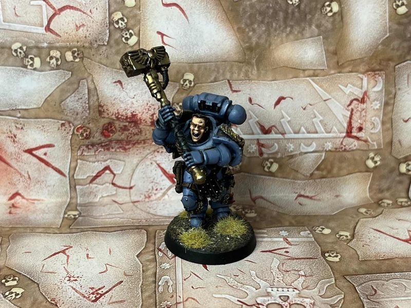 Space Marines: Captain with thunder hammer (Games Day 2008)