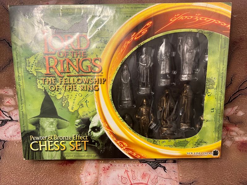 Lord of the Rings: Fellowship of the Ring Chess Set