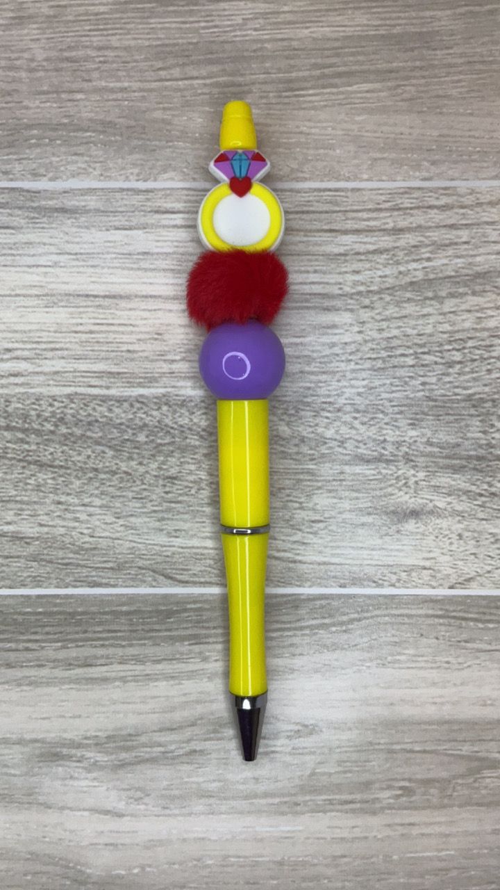 Yellow pen with Ring focal