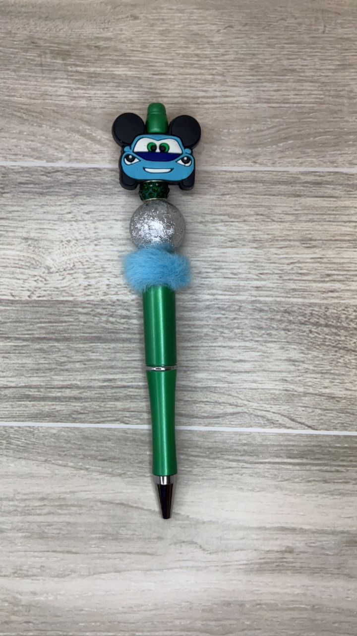 Green pen with Blue Car focal