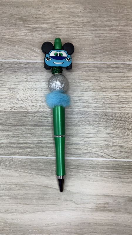 Green pen with Blue Car focal