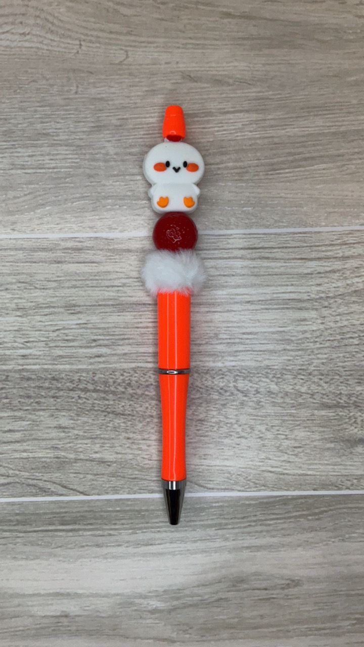 Orange pen with Chic focal