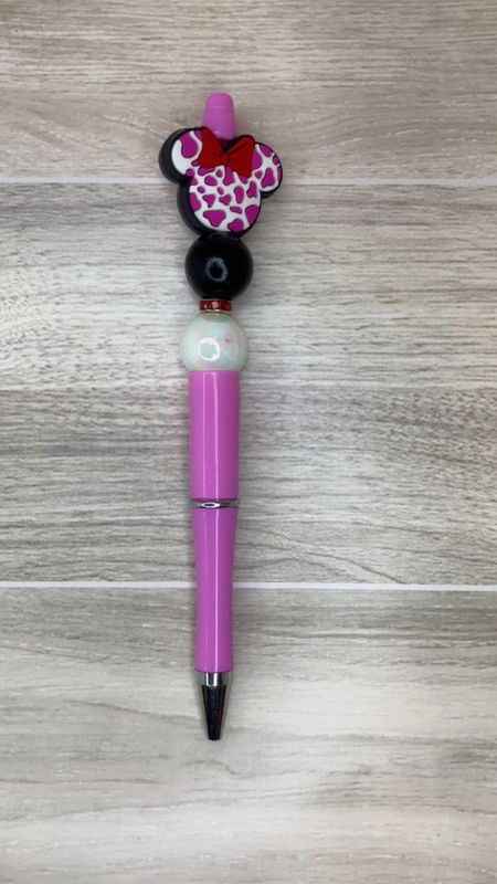 Pink pen with Mouse with Bow focal