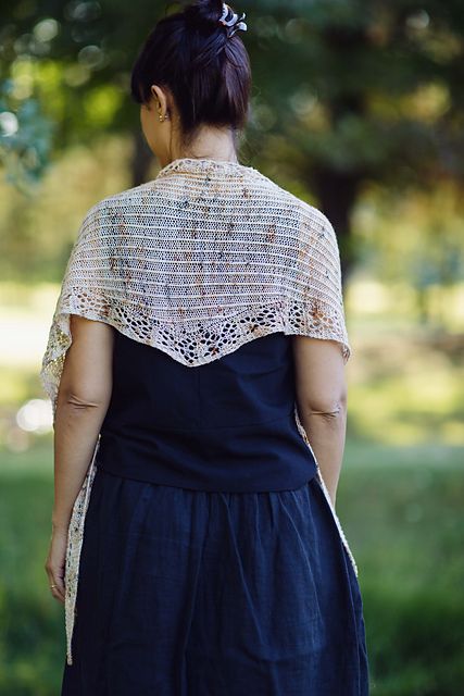 Venezia Shawl, Date: Wed Sept 16, 23, 30 &amp; Oct 7th from 10:30 to 12:30