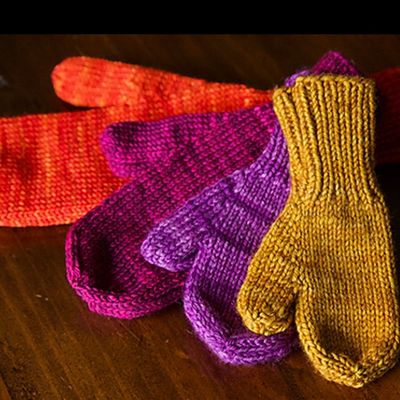 Learn to make The Worlds Simplest Mittens with Jenn: 4 Weeks