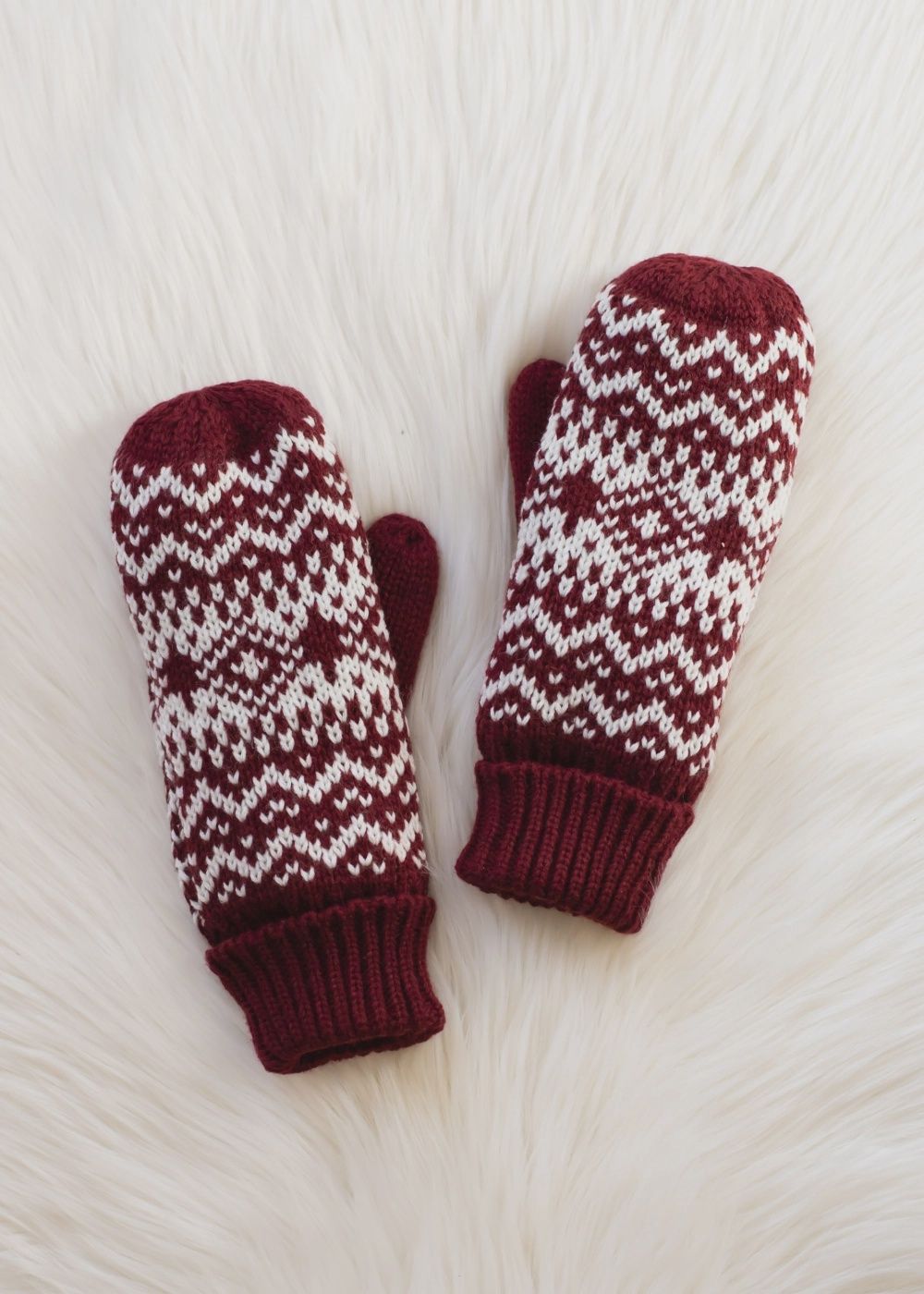Burgundy &amp; White Patterned Mittens