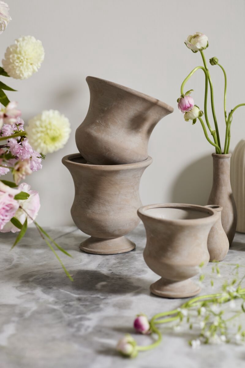 Terracotta Dipped Urn