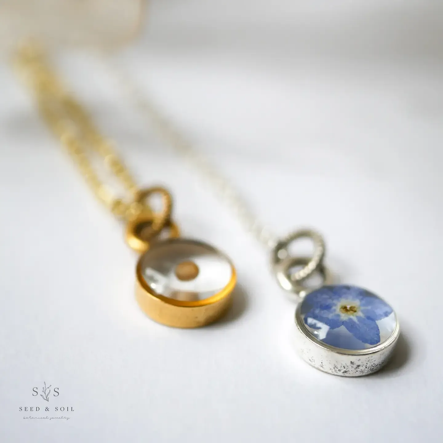 Forget-me-not Necklace, Color: Gold