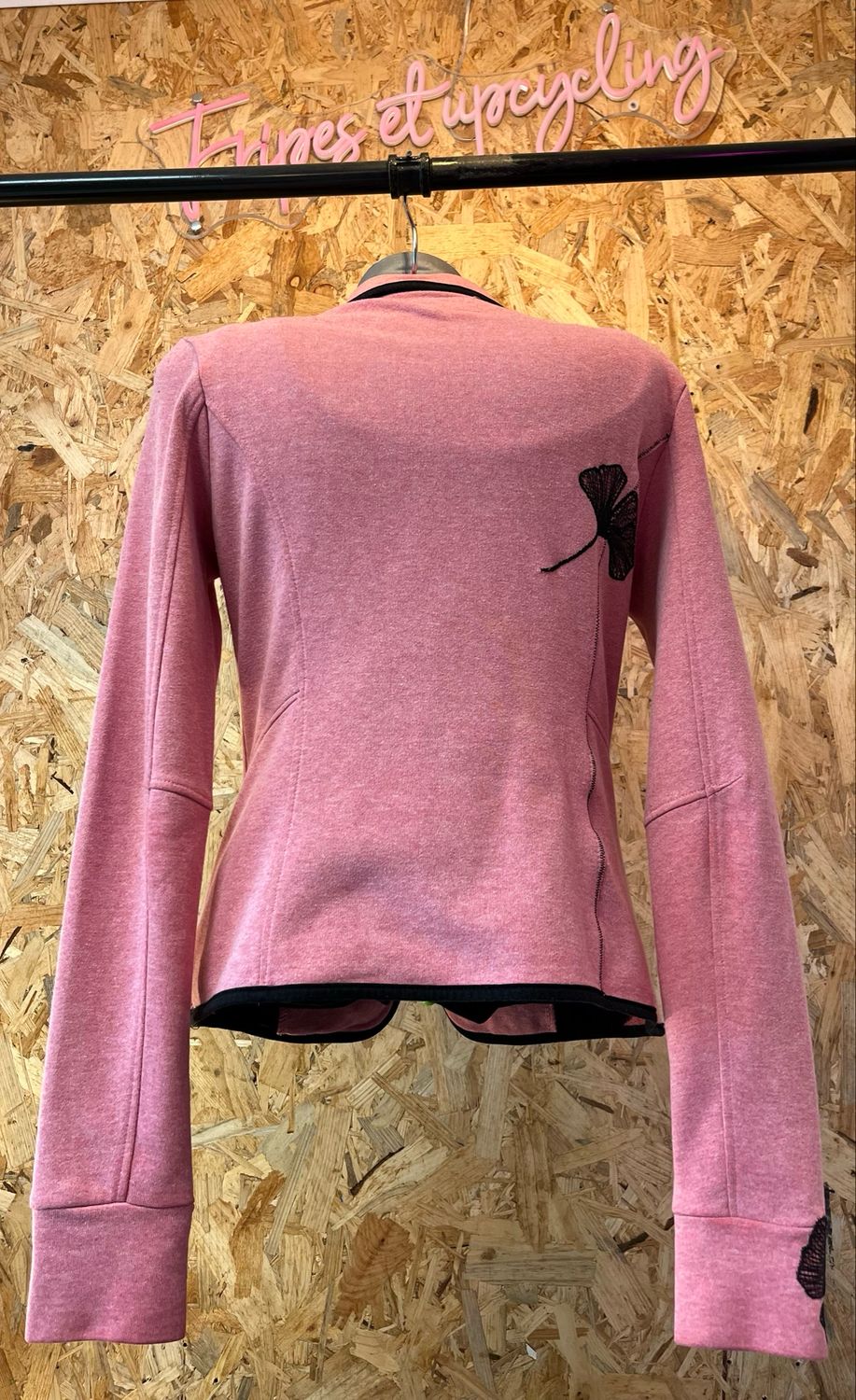 Veste cintrée rose  customisée