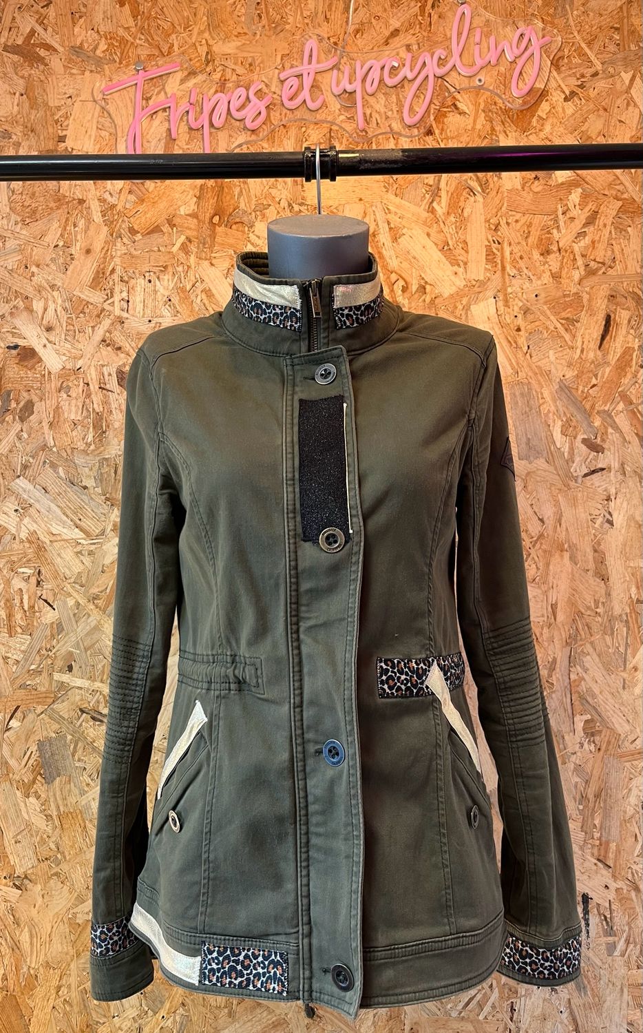 Veste kaki customisée