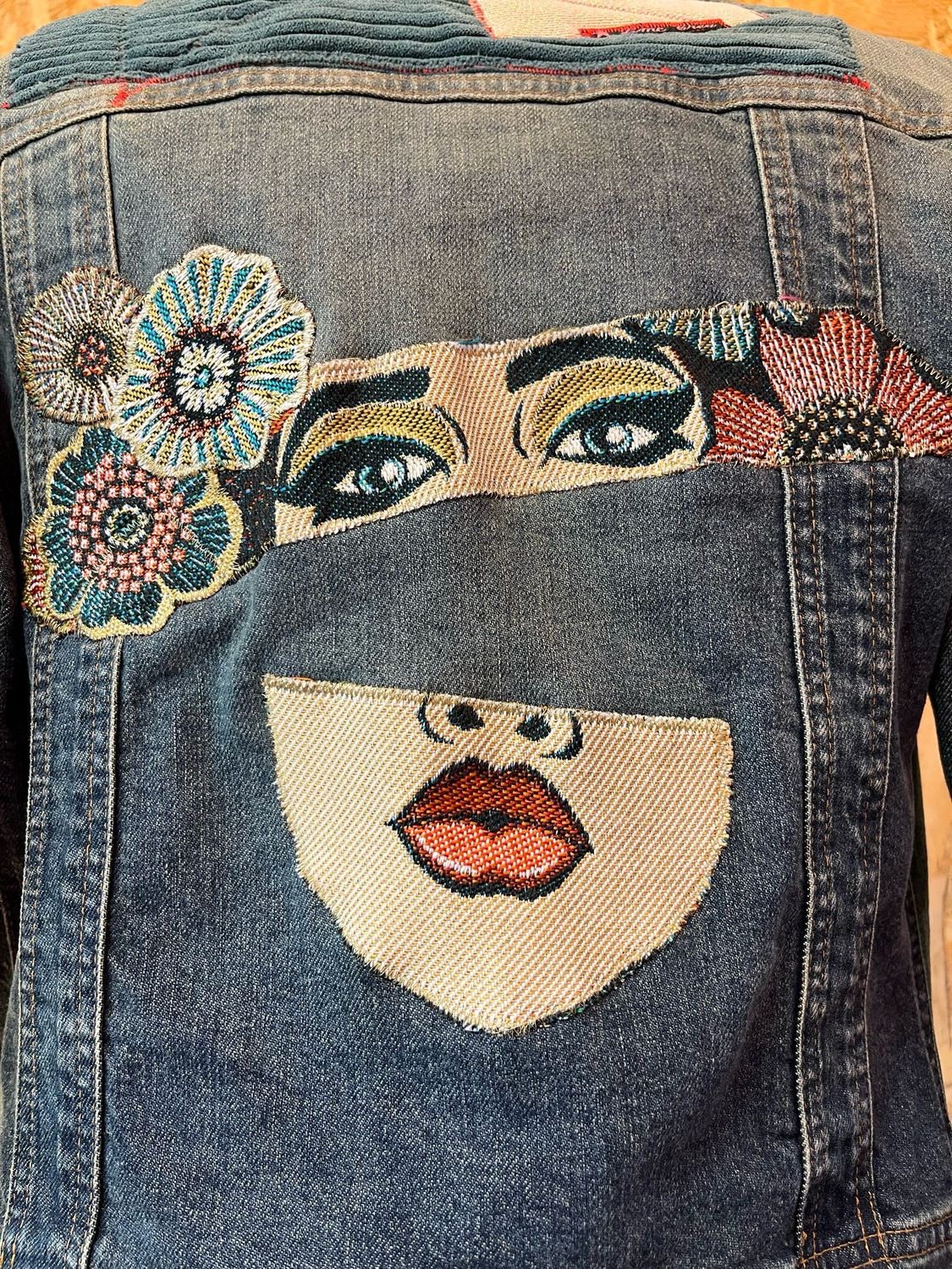 Veste en jean customisée