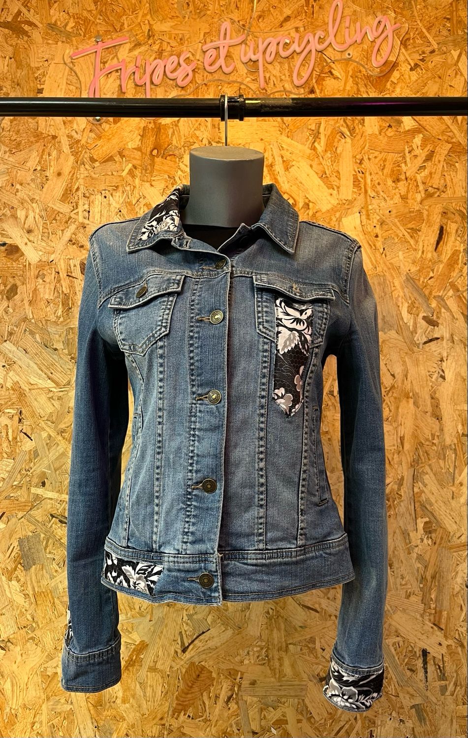 Veste en jean customisée
