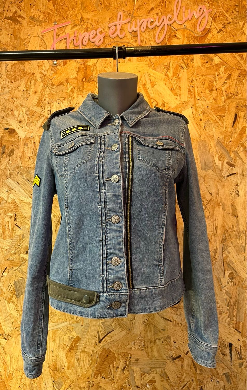 Veste en jean customisée