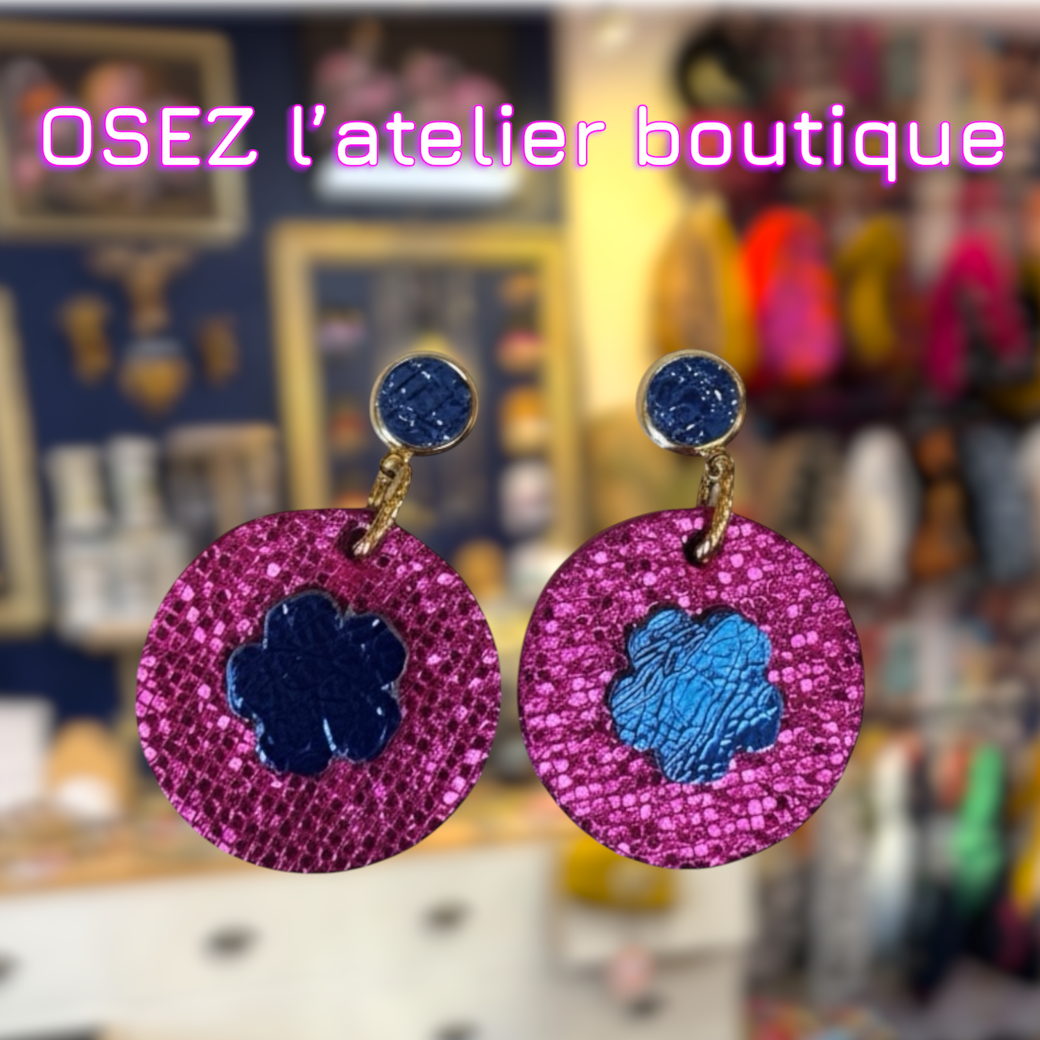 Boucles en cuir, ronds roses et bleus