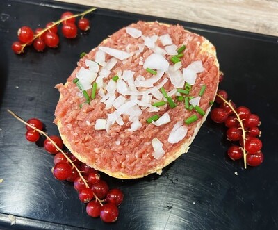 Halbe Knackfrisches Brötchen mit Mett