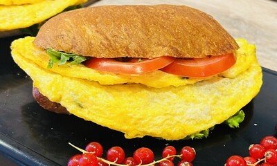 Belegte Brötchen mit Rührei