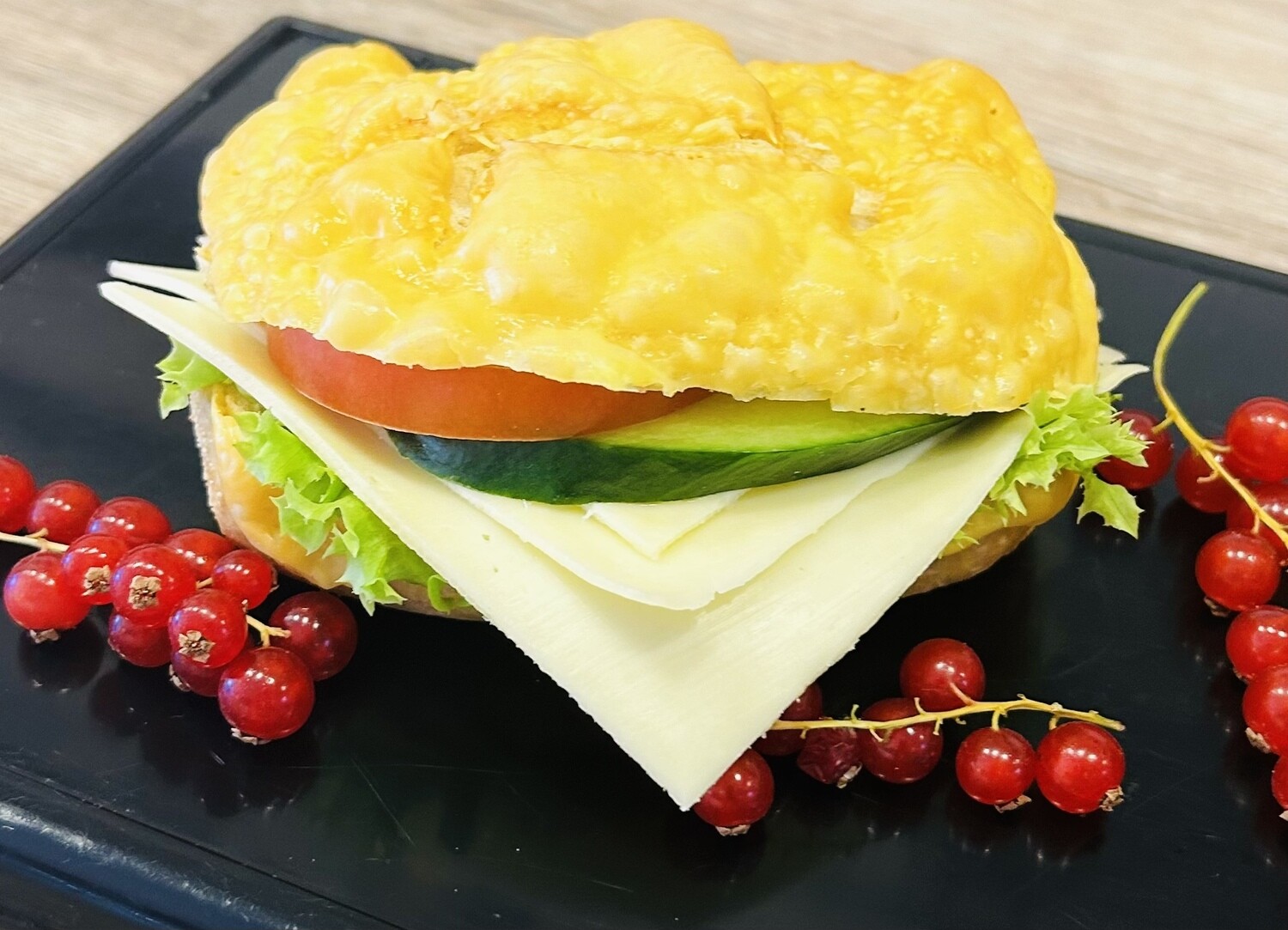 Belegte Brötchen mit Käse