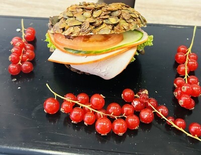 Belegte Brötchen mit Pute