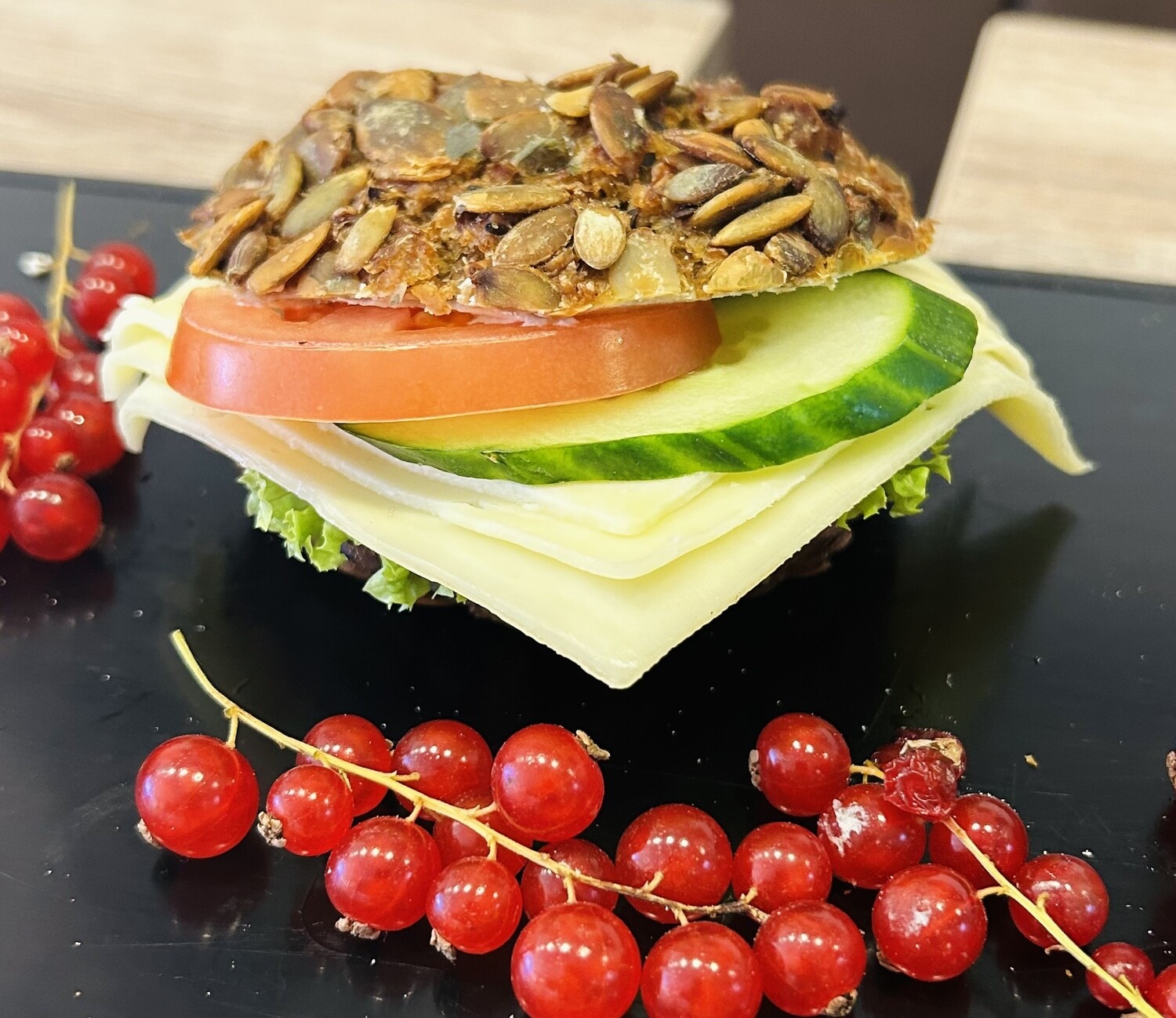 Belegte Brötchen mit Käse