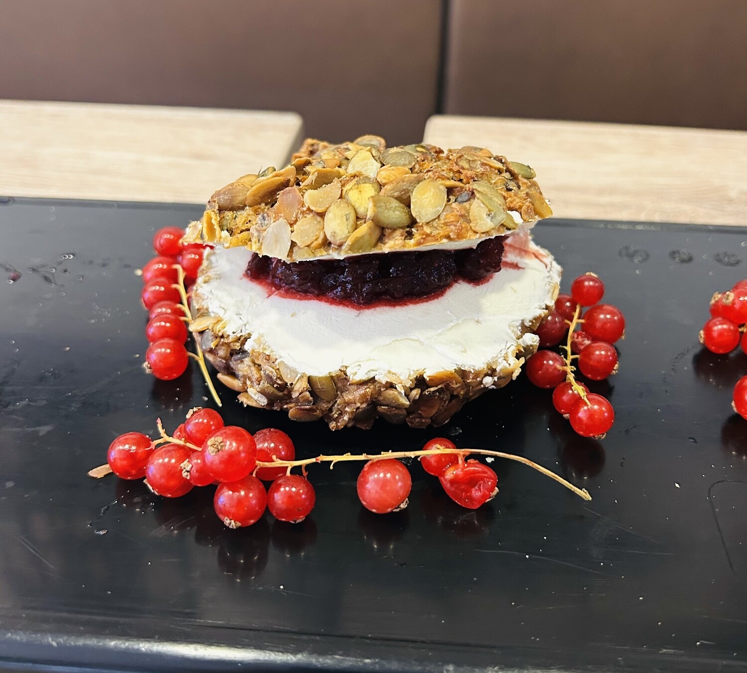 Belegte Brötchen mit Marmelade
