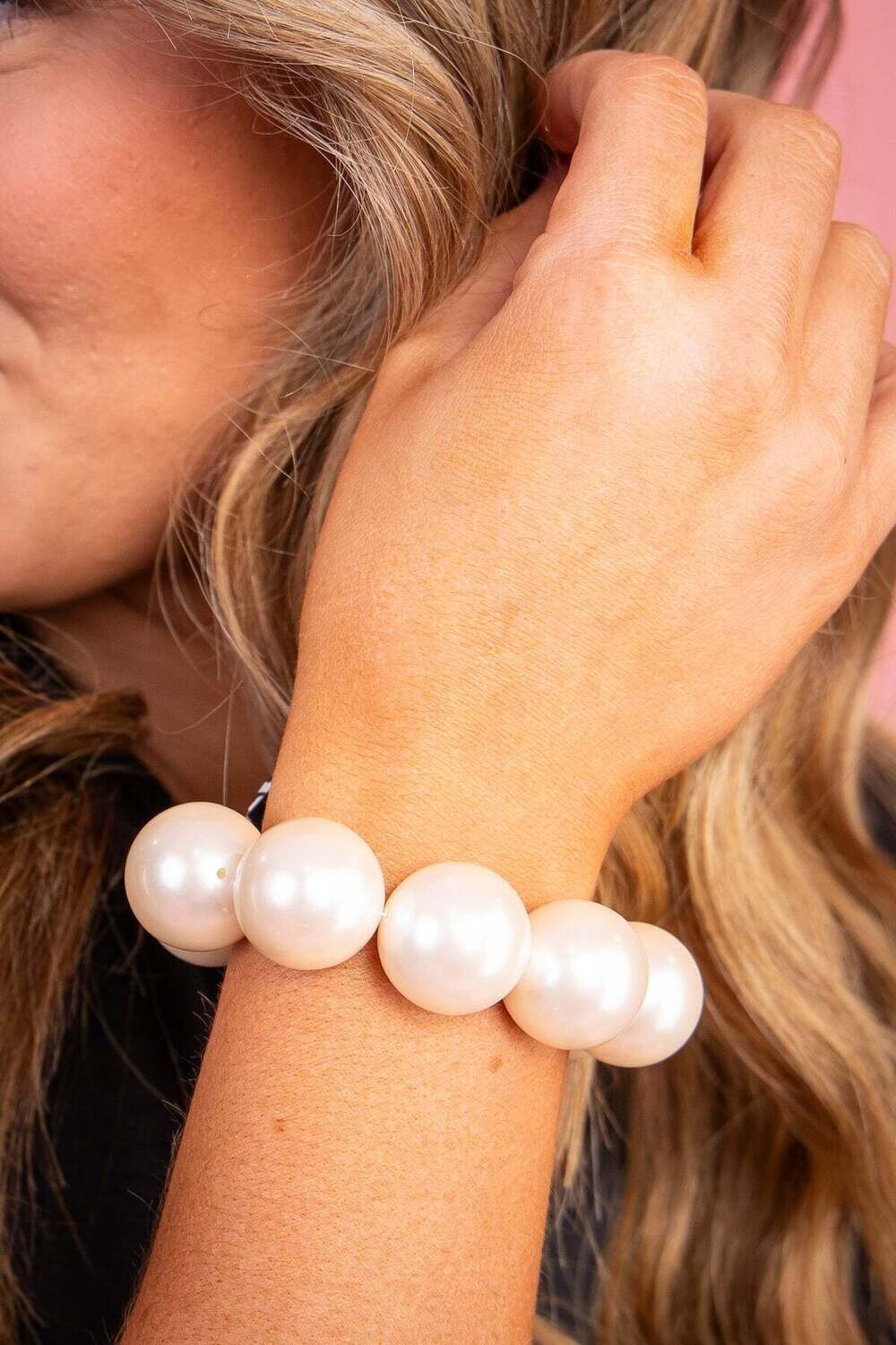Yochi Large Pearl Bracelet