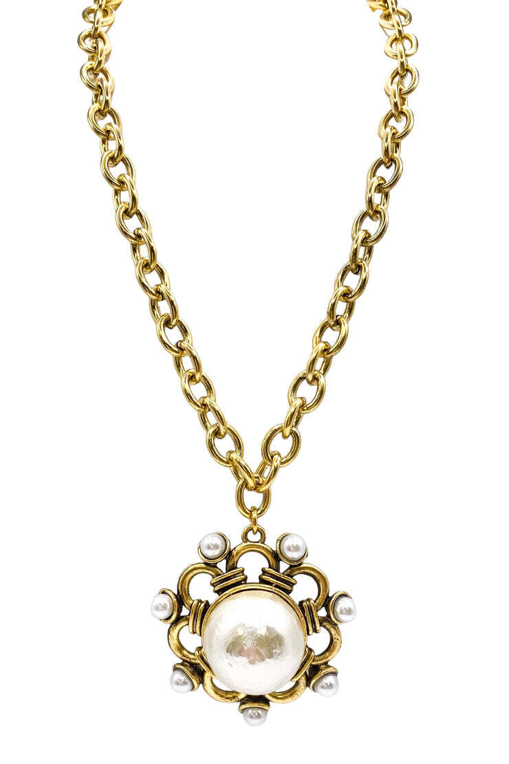Yochi Gold necklace with Flower + Pearl