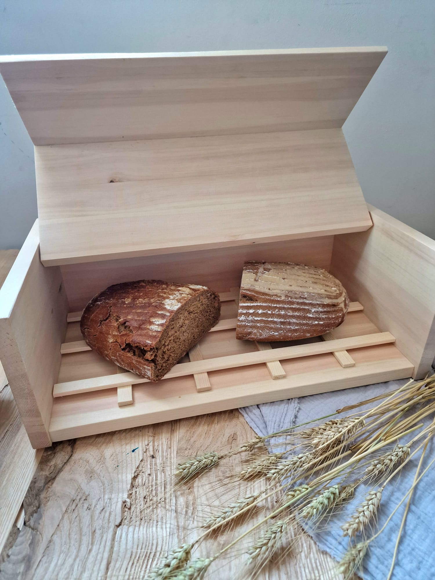 Brotkasten aus Zirbenholz